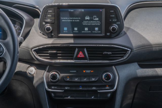 
								2020 Hyundai Santa Fe 2.4 SEL Sport Utility 4D full									