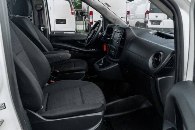 
								2018 Mercedes-Benz Metris Cargo Standard WB Van 3D full									