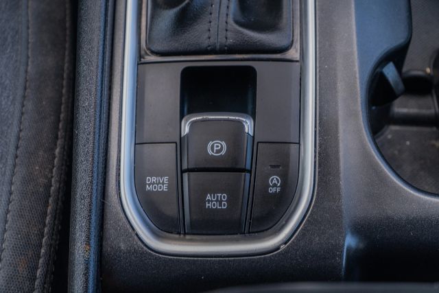 
								2020 Hyundai Santa Fe 2.4 SEL Sport Utility 4D full									