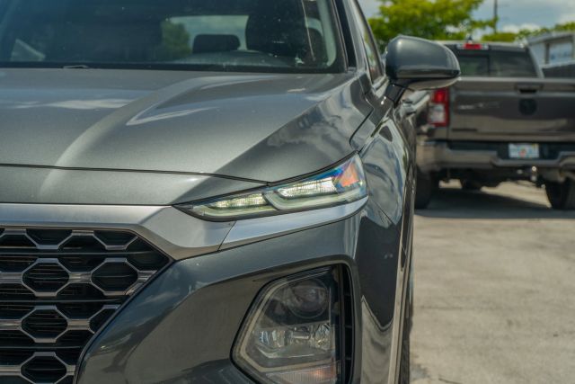 
								2020 Hyundai Santa Fe 2.4 SEL Sport Utility 4D full									