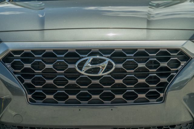 
								2020 Hyundai Santa Fe 2.4 SEL Sport Utility 4D full									