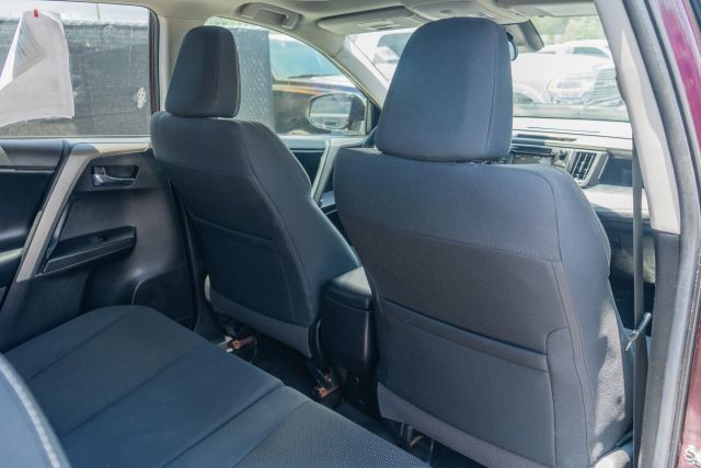 
								2018 Toyota RAV4 XLE Sport Utility 4D full									