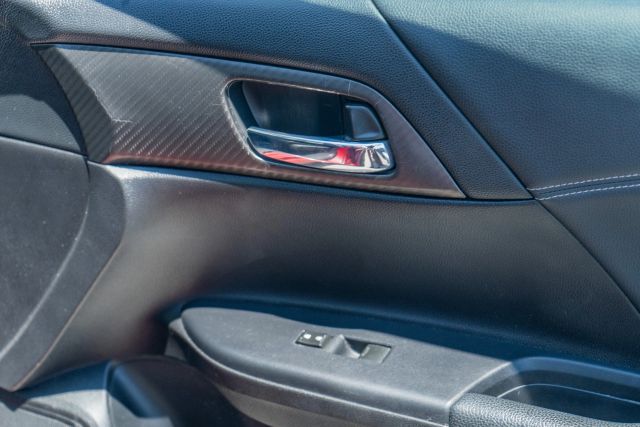 
								2017 Honda Accord Sport Sedan 4D full									