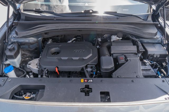 
								2020 Hyundai Santa Fe 2.4 SEL Sport Utility 4D full									