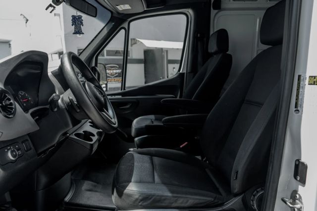 
								2023 Mercedes-Benz Sprinter 2500 Cargo High Roof w/170  WB Van 3D full									