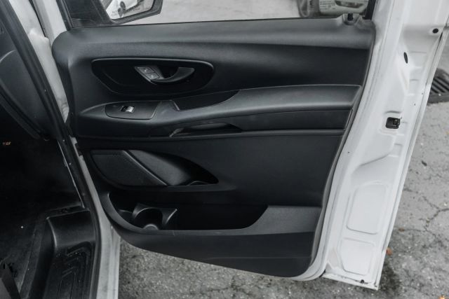 
								2018 Mercedes-Benz Metris Cargo Standard WB Van 3D full									