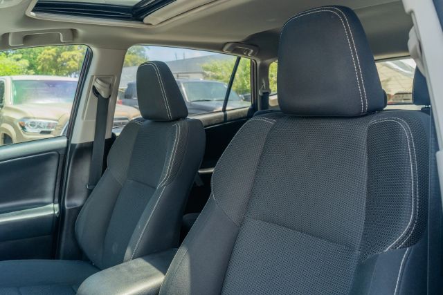 
								2018 Toyota RAV4 XLE Sport Utility 4D full									