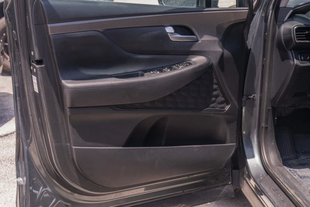 
								2020 Hyundai Santa Fe 2.4 SEL Sport Utility 4D full									