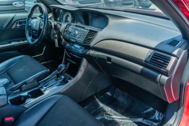 
								2017 Honda Accord Sport Sedan 4D full									