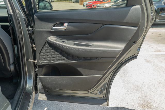 
								2020 Hyundai Santa Fe 2.4 SEL Sport Utility 4D full									