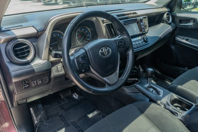 
								2018 Toyota RAV4 XLE Sport Utility 4D full									