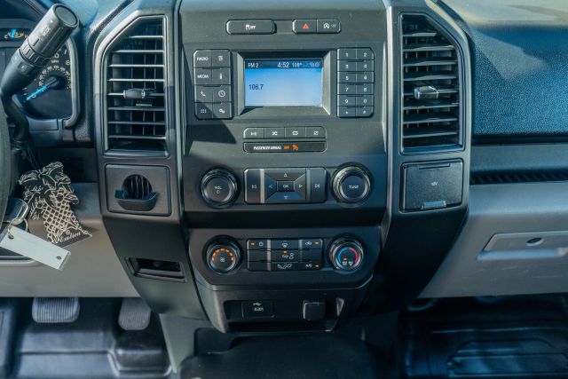 
								2020 Ford F150 Regular Cab XL Pickup 2D 8 ft full									