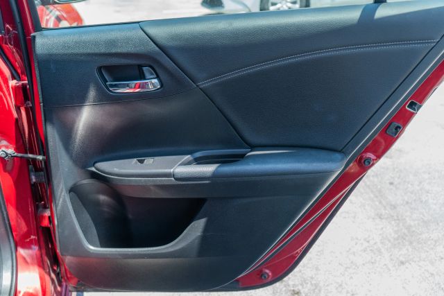 
								2017 Honda Accord Sport Sedan 4D full									