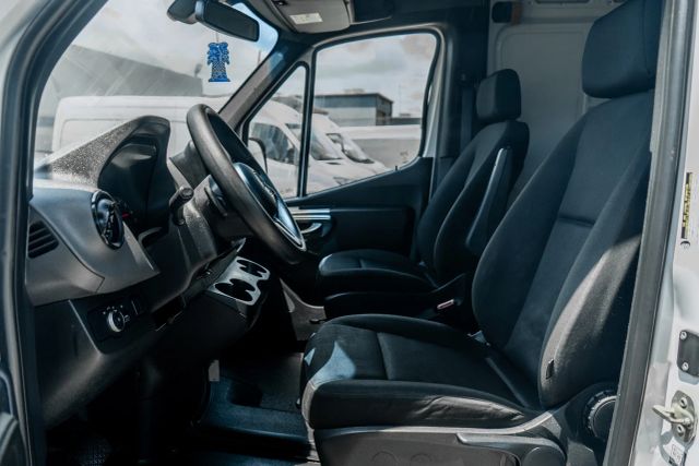 
								2021 Mercedes-Benz Sprinter 2500 Cargo High Roof w/170  WB Van 3D full									