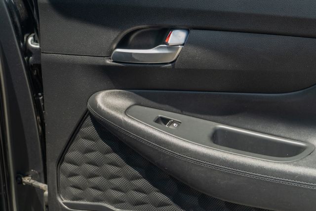 
								2020 Hyundai Santa Fe 2.4 SEL Sport Utility 4D full									