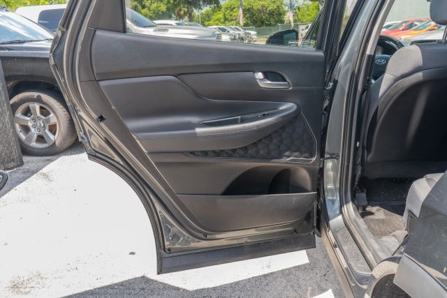 
								2020 Hyundai Santa Fe 2.4 SEL Sport Utility 4D full									