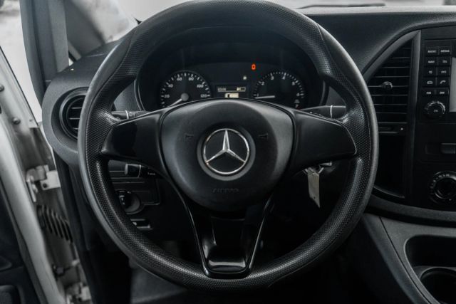 
								2018 Mercedes-Benz Metris Cargo Standard WB Van 3D full									