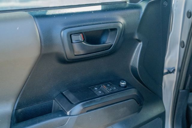 
								2017 Toyota Tacoma Access Cab SR Pickup 4D 6 ft full									