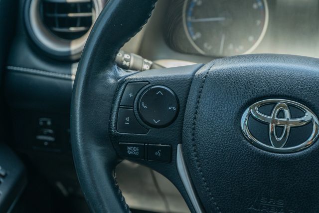 
								2018 Toyota RAV4 XLE Sport Utility 4D full									