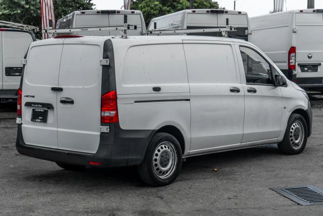 
								2018 Mercedes-Benz Metris Cargo Standard WB Van 3D full									