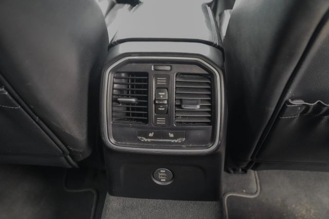 
								2018 Porsche Macan GTS Sport Utility 4D full									