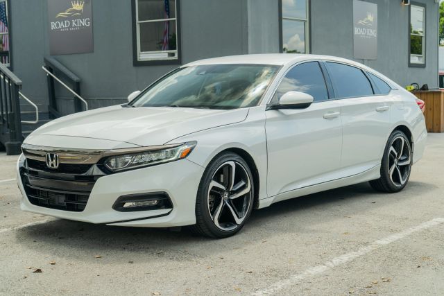 
								2020 Honda Accord Sport Sedan 4D full									