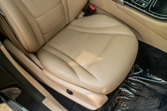 
								2020 Mercedes-Benz GLC GLC 300 Sport Utility 4D full									