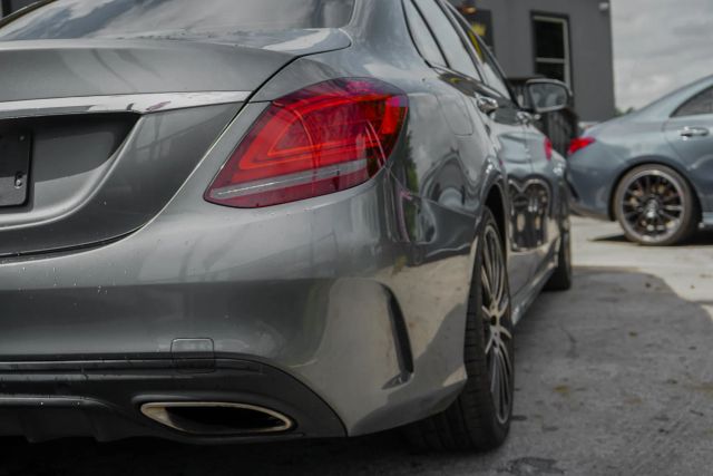 
								2019 Mercedes-Benz C-Class C 300 Sedan 4D full									