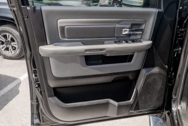 
								2016 Ram 1500 Crew Cab Big Horn Pickup 4D 5 1/2 ft full									