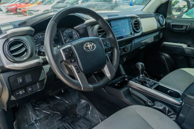 
								2020 Toyota Tacoma Double Cab SR5 Pickup 4D 6 ft full									