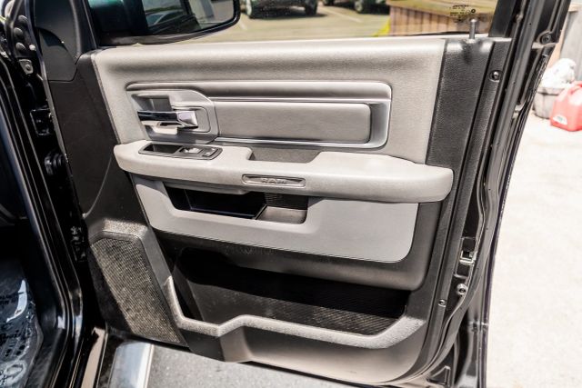 
								2016 Ram 1500 Crew Cab Big Horn Pickup 4D 5 1/2 ft full									