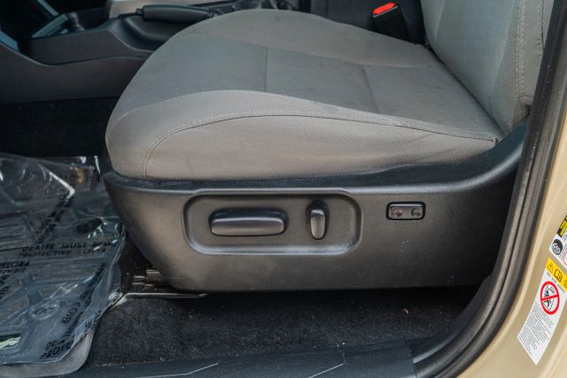 
								2020 Toyota Tacoma Double Cab SR5 Pickup 4D 6 ft full									