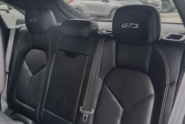 
								2018 Porsche Macan GTS Sport Utility 4D full									