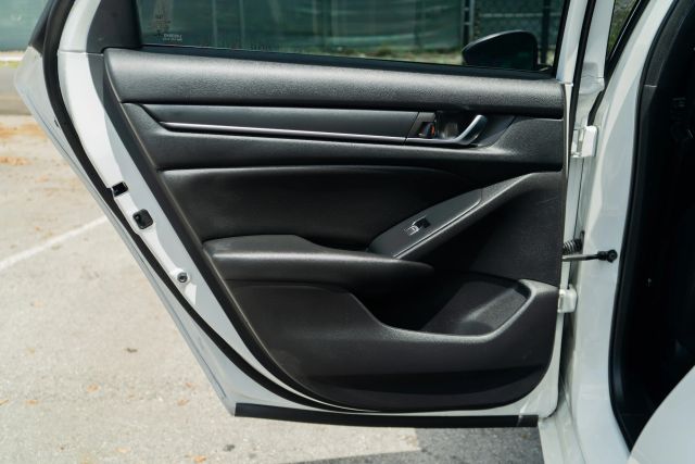 
								2020 Honda Accord Sport Sedan 4D full									