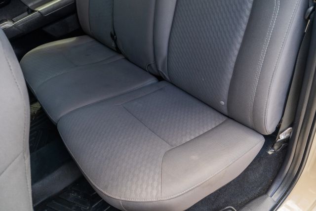 
								2020 Toyota Tacoma Double Cab SR5 Pickup 4D 6 ft full									