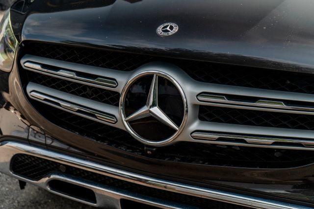 
								2020 Mercedes-Benz GLC GLC 300 Sport Utility 4D full									