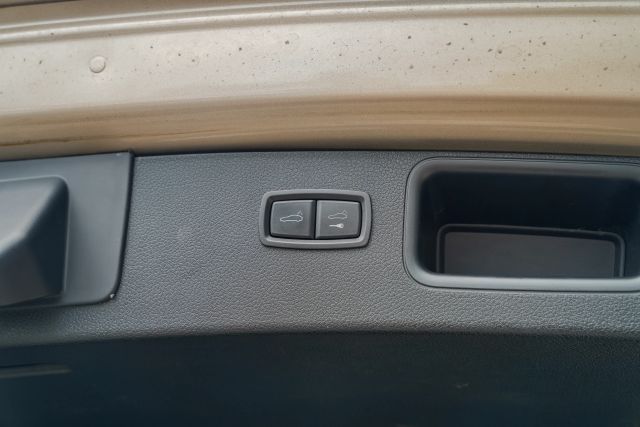 
								2018 Porsche Macan GTS Sport Utility 4D full									