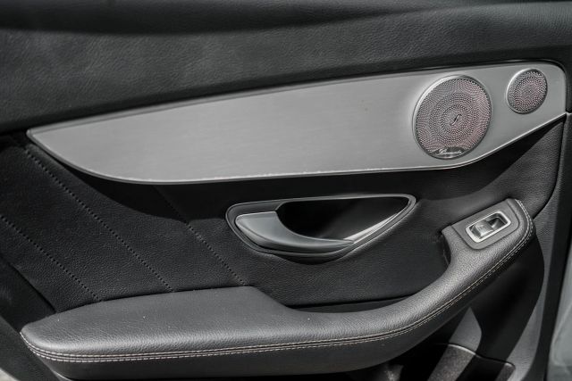 
								2019 Mercedes-Benz C-Class C 300 Sedan 4D full									