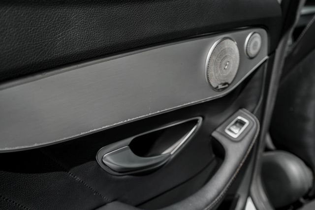 
								2019 Mercedes-Benz C-Class C 300 Sedan 4D full									