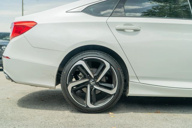 
								2020 Honda Accord Sport Sedan 4D full									