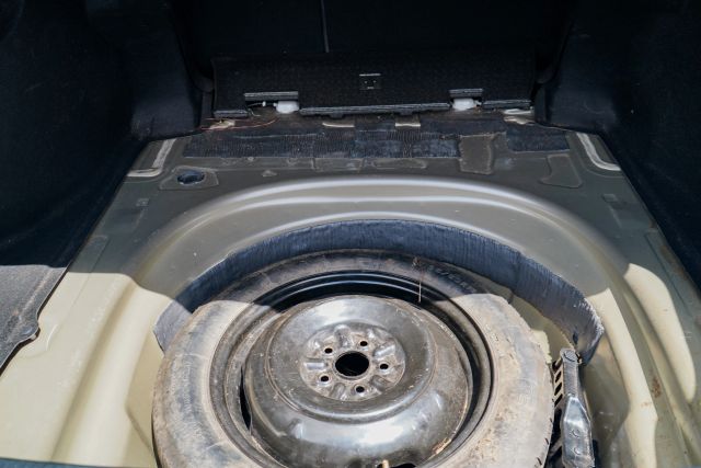 
								2020 Toyota Camry SE Sedan 4D full									