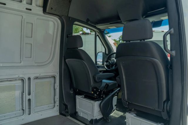 
								2023 Mercedes-Benz Sprinter 2500 Cargo High Roof w/170  WB Van 3D full									