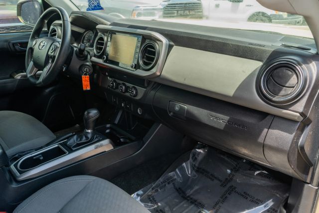 
								2020 Toyota Tacoma Double Cab SR5 Pickup 4D 6 ft full									