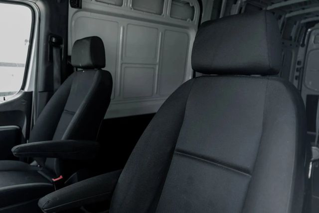 
								2023 Mercedes-Benz Sprinter 2500 Cargo High Roof w/170  WB Van 3D full									