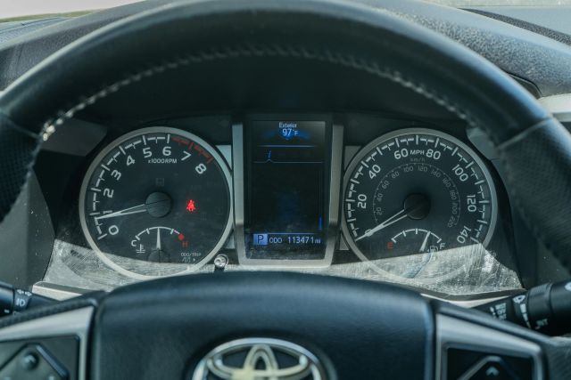 
								2020 Toyota Tacoma Double Cab SR5 Pickup 4D 6 ft full									