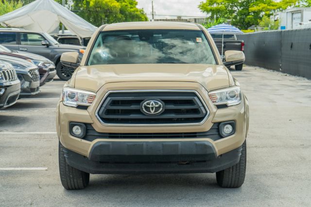 
								2020 Toyota Tacoma Double Cab SR5 Pickup 4D 6 ft full									