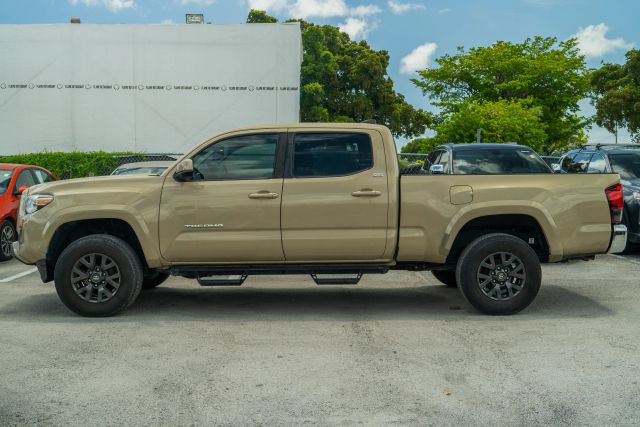 
								2020 Toyota Tacoma Double Cab SR5 Pickup 4D 6 ft full									
