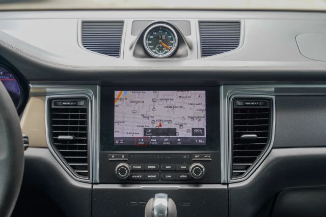 
								2018 Porsche Macan GTS Sport Utility 4D full									