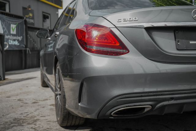 
								2019 Mercedes-Benz C-Class C 300 Sedan 4D full									