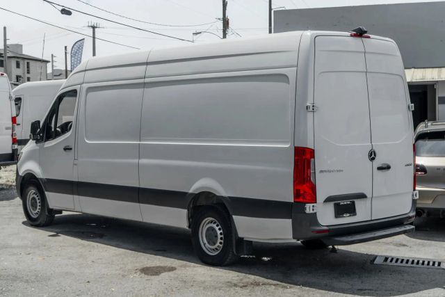 
								2023 Mercedes-Benz Sprinter 2500 Cargo High Roof w/170  WB Van 3D full									